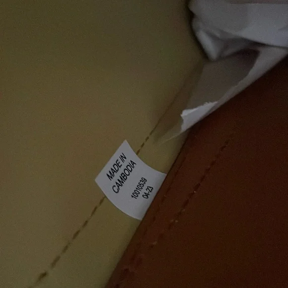 New✨ medium blake center zip tote - Picture 10 of 13